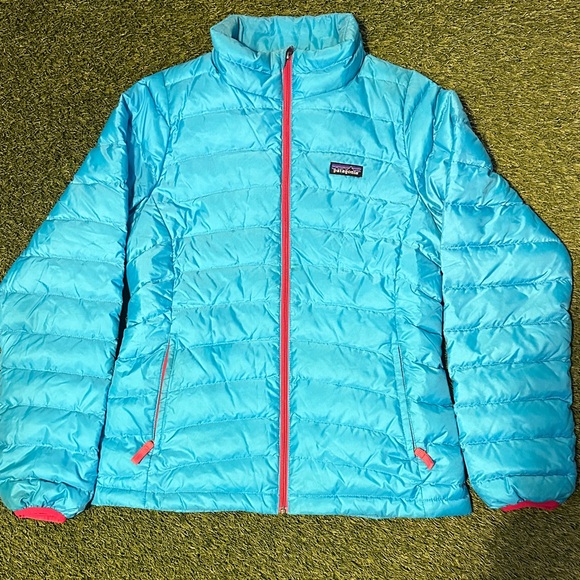 Patagonia Turquoise Puffer Jacket with Red Trim